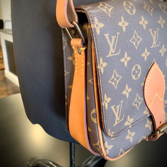 Louis Vuitton Monogram Cartouchière MM - Picture 4 of 10